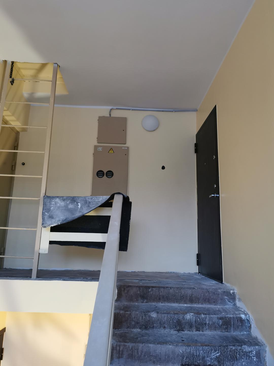 Korteriühistute trepikojad ( paljude erinevate majade trepikojad) — foto 12