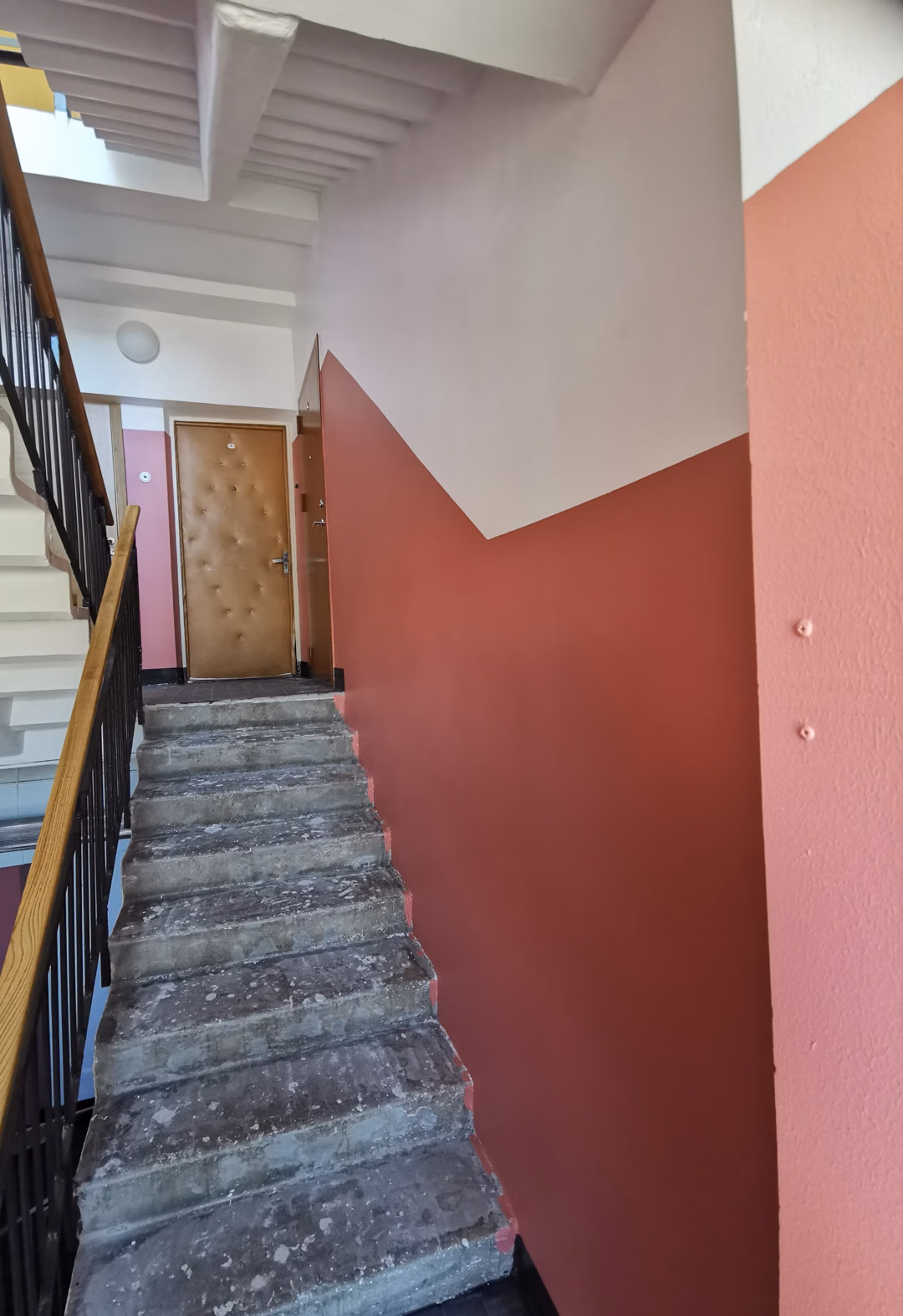Korteriühistute trepikojad ( paljude erinevate majade trepikojad) — foto 23
