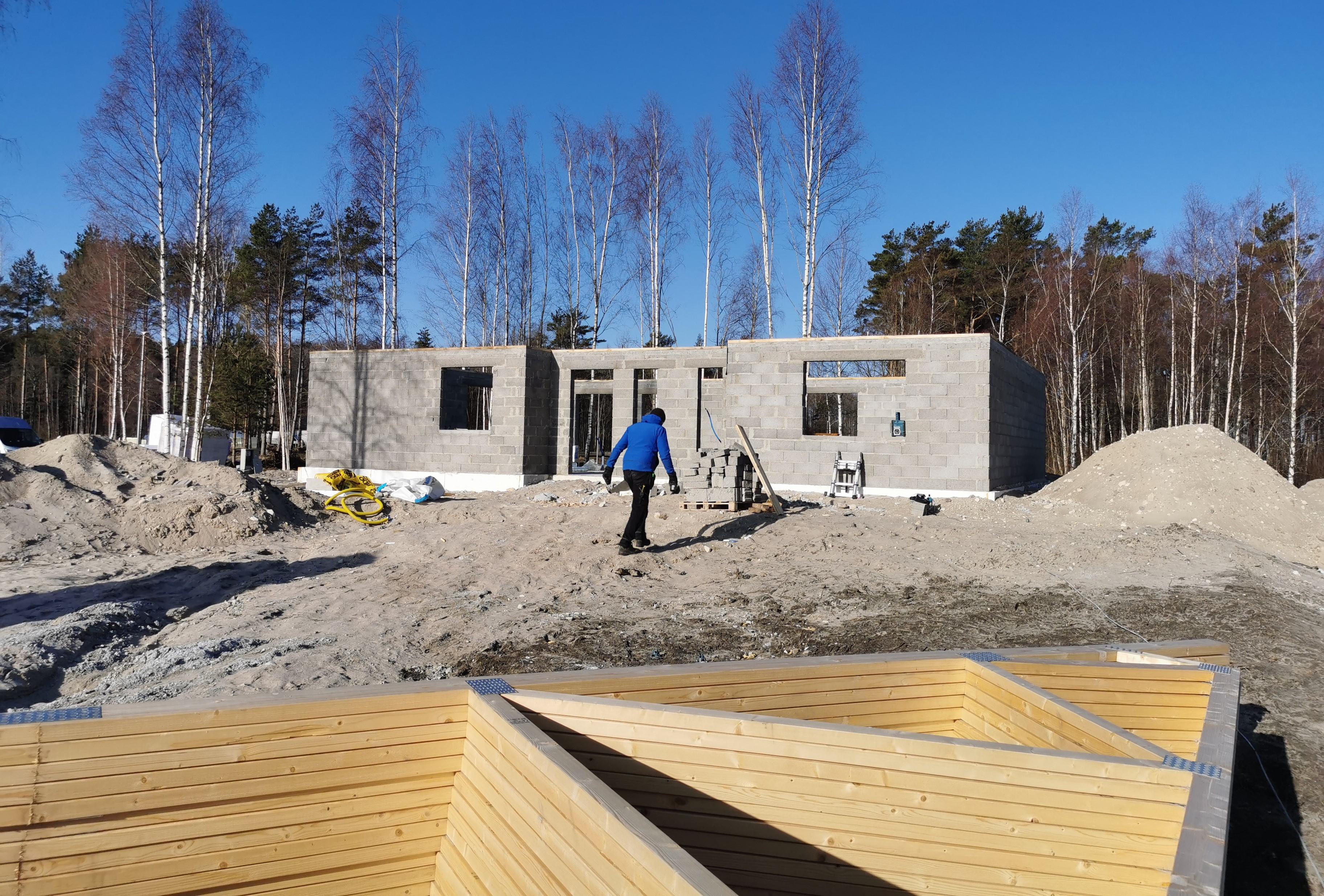 Teine pilt — Eramaja Katus ja sisetööd