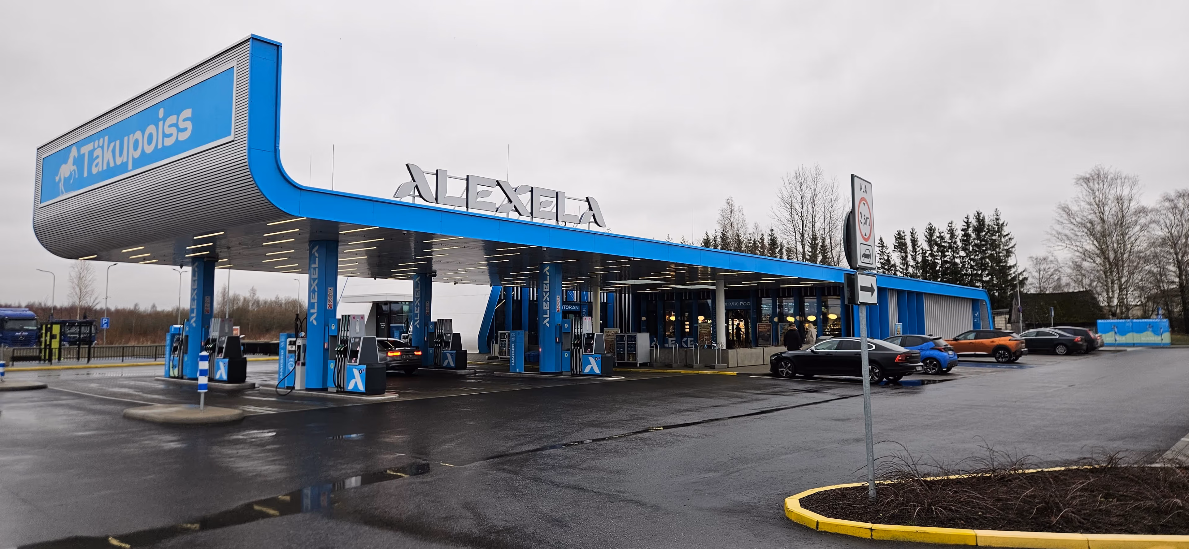 Alexela Täkupoiss sisetööd ja fassaad