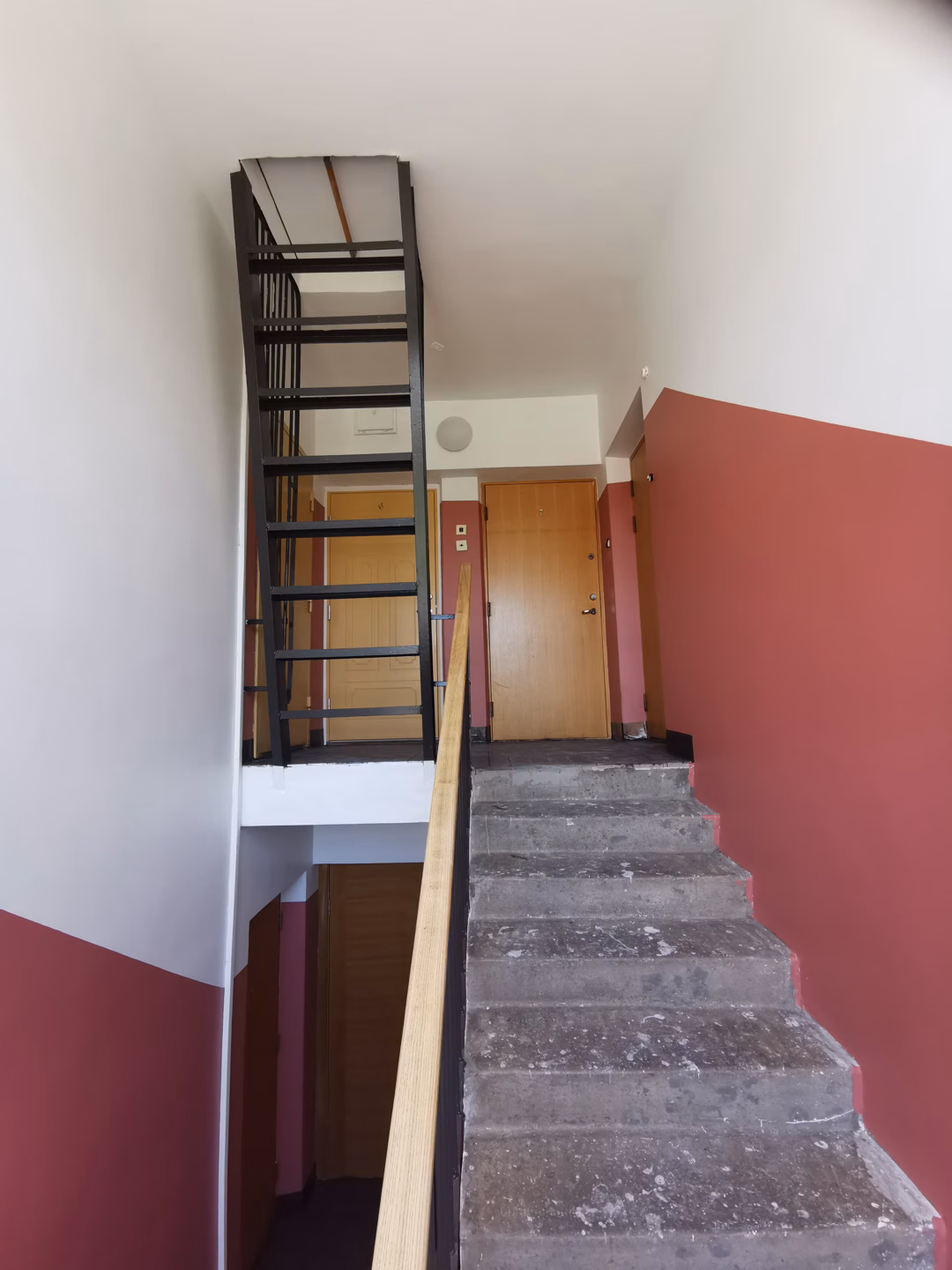Korteriühistute trepikojad ( paljude erinevate majade trepikojad) — foto 24